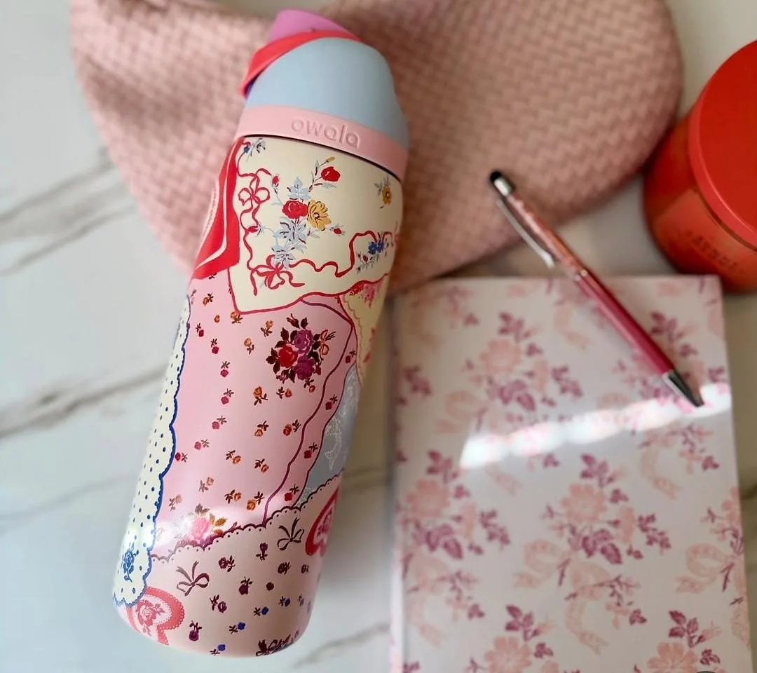 Botella Tipo Owala - UO Exclusive Hankies Print (24oz, 32oz) ✦ Bajo pedido - Imagen 2
